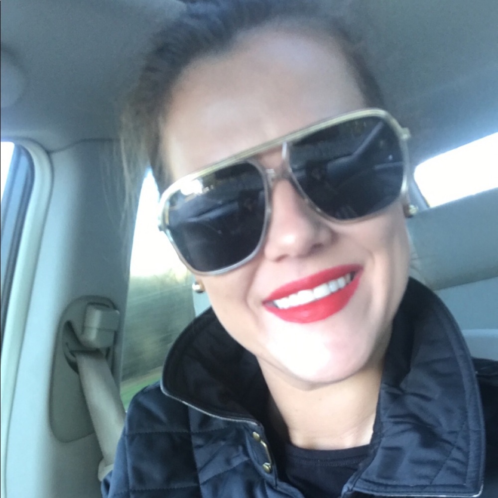 Meet your Posher, Claire